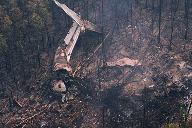 Посада погинула, авион изгорео